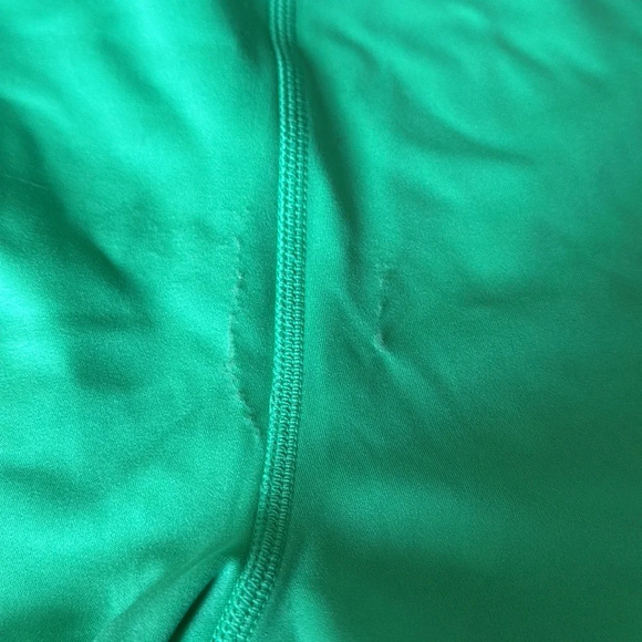 Fabletics High-Waisted Mition365 Pocket Short 5” Women’s M Green - Picture 4 of 5